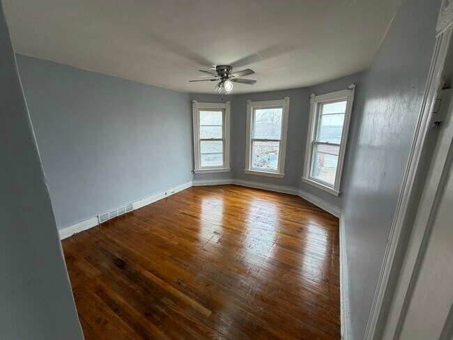 Foto del edificio - 1204 N State St