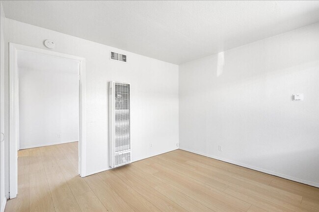 Foto del edificio - 1843-1847 E 25th St