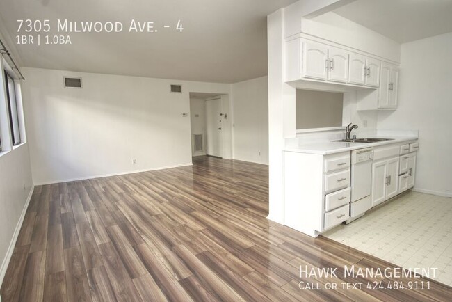 Building Photo - 1 Bedroom 1 Bath Condo Located in Canoga Park