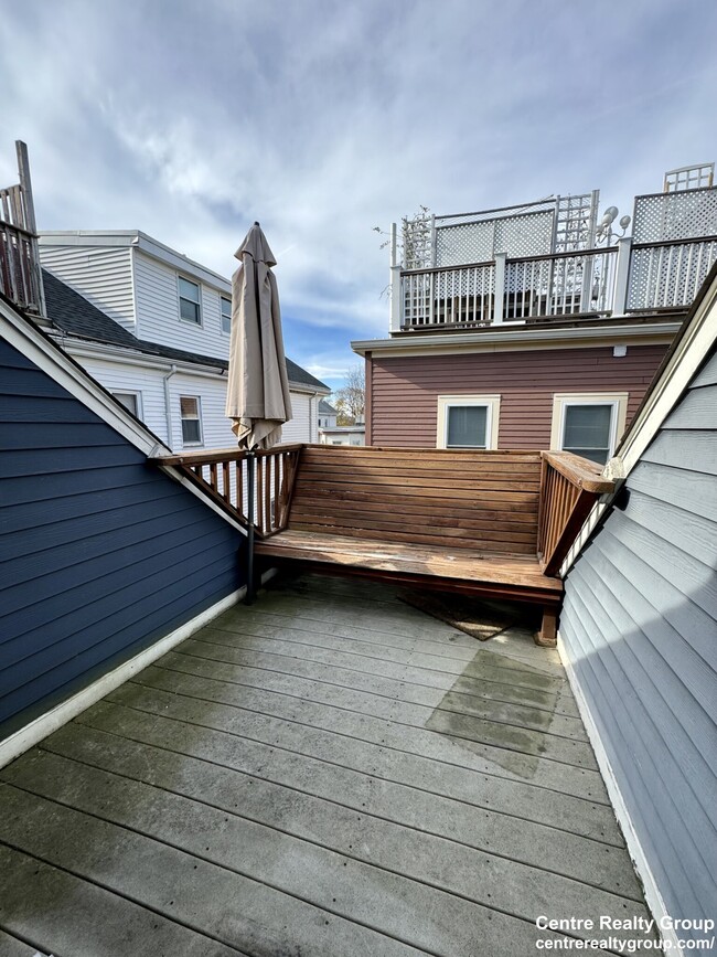 Building Photo - 188 Hillside St
