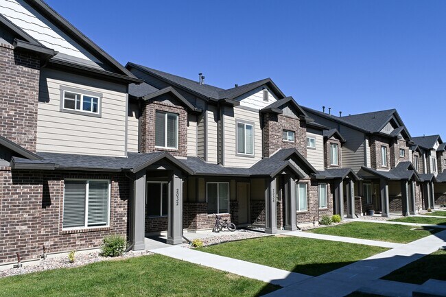Building Photo - 2032 N 350 E