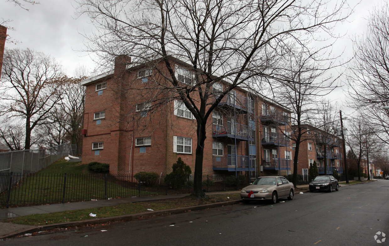Building Photo - 3415 & 3524 Croffut Place
