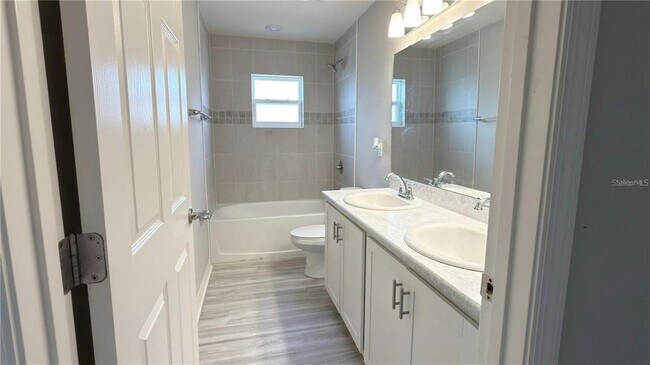 Foto del edificio - 485 Windy Willow Wy