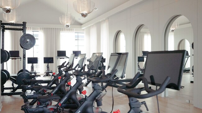 Centro de fitness con tecnología Peloton - Novu Apartments