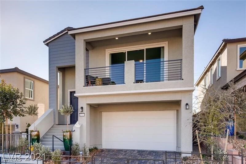 Foto principal - 10765 Mulholland Ave
