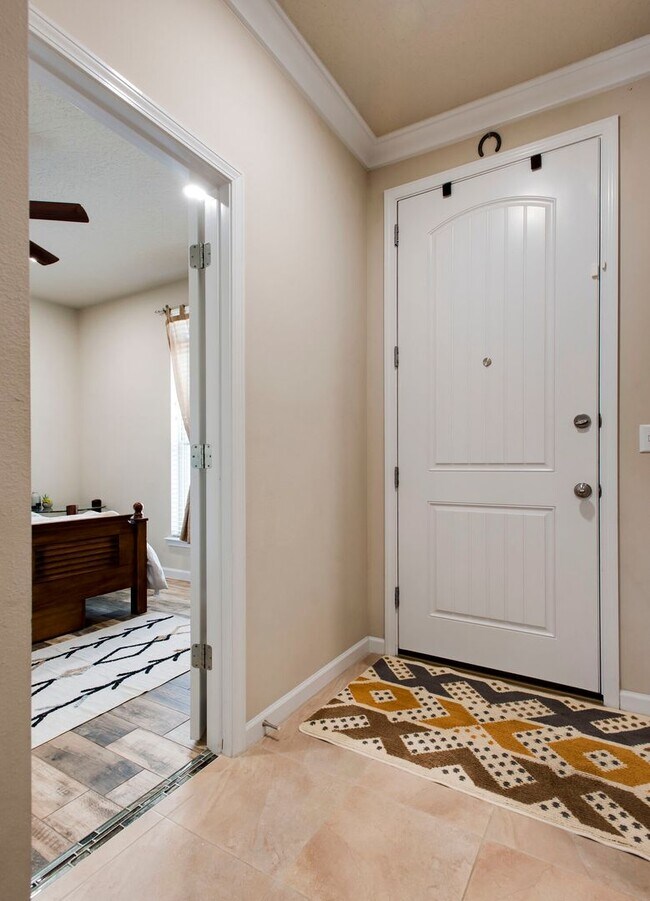 Foto del edificio - 4 Bedroom in South Crestview!!