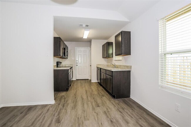 Building Photo - 13532 White Ibis St