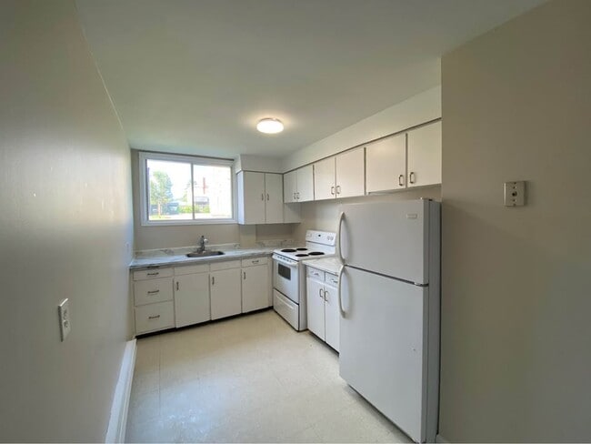 Building Photo - 21 Verdun St