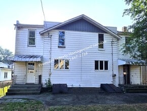 Building Photo - 1315 5th Ave
