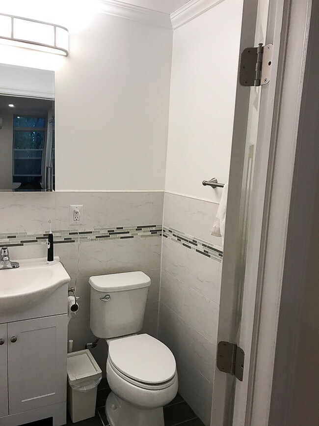Building Photo - 30 Cheever Pl
