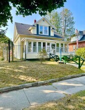 Building Photo - 806 E Loomis St