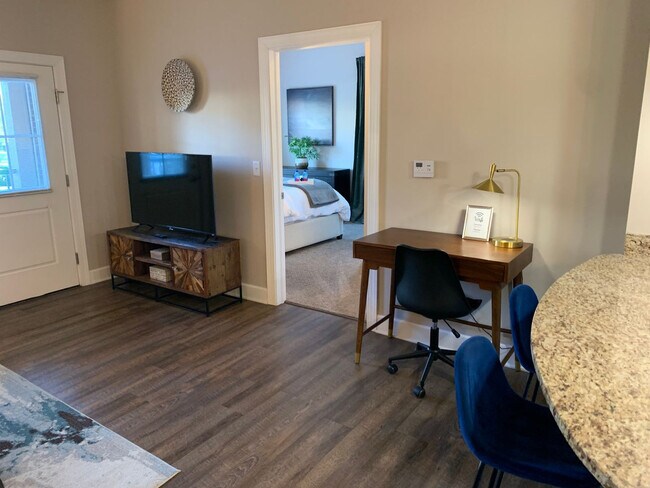 Building Photo - 855 Chillingham Dr