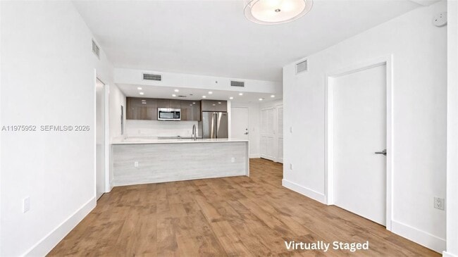 Building Photo - 13800 Highland Dr
