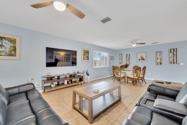 Foto del edificio - Annual Furnished spacious Villa close to Siesta Key!