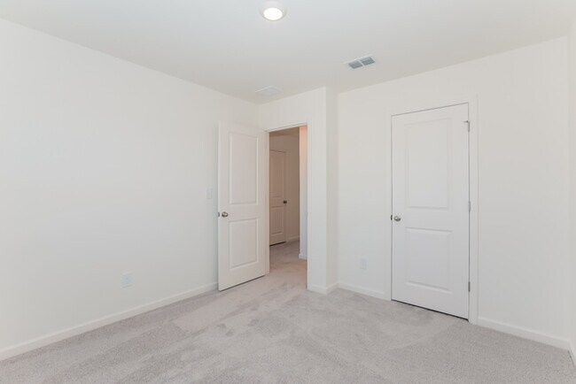 Foto del edificio - Fantastic 3bd/2.5ba home! Coming soon!