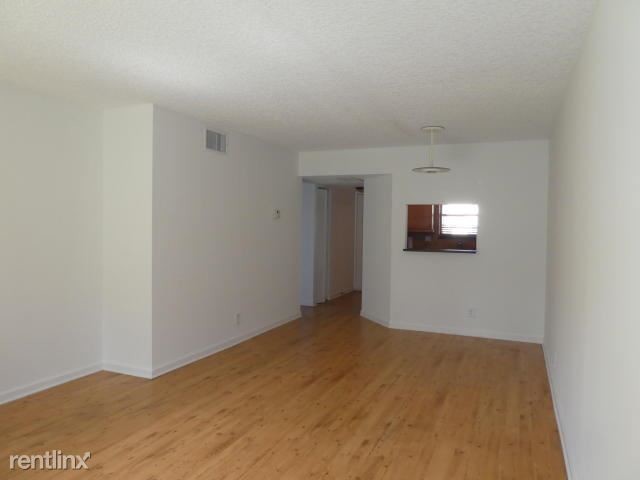 Building Photo - 21915 Lake Forest Cir