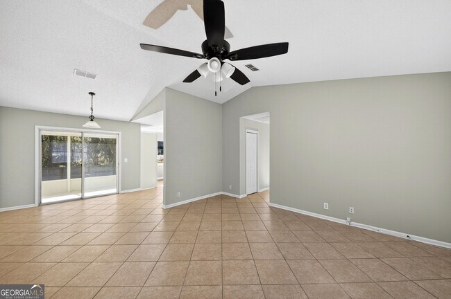 Building Photo - 107 Navajo Ct