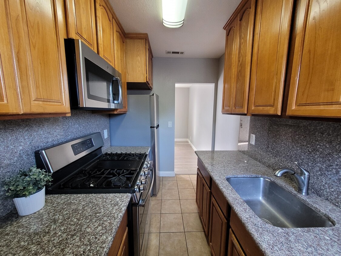 Foto principal - 569 Smalley Ave