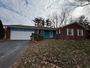 Building Photo - 321 Hightower Rd