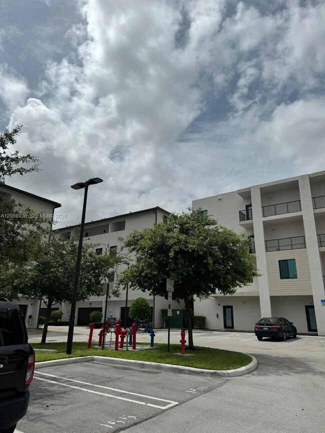 Building Photo - 4725 NW 85th Ave