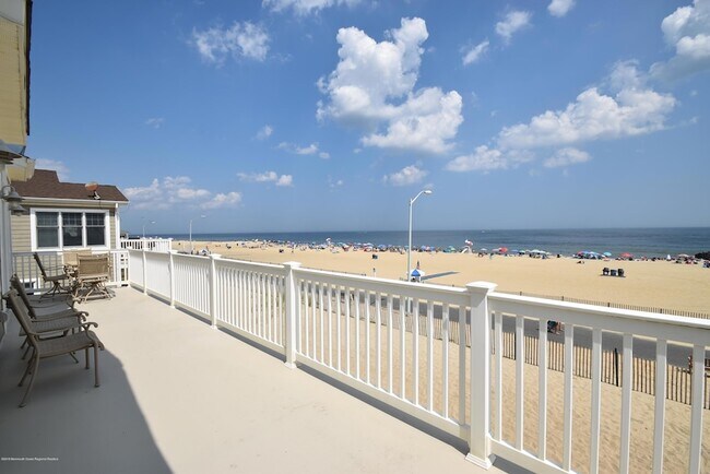 Foto del edificio - 233 Beach Front