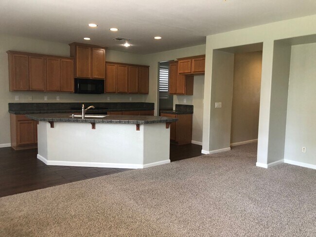 Foto del edificio - 1142 Cabanel Ln