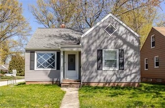 Building Photo - 475 E 250th St