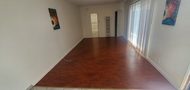 Foto del edificio - 12730 Pacific Ave