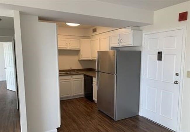 Building Photo - 419A Atkinson Dr
