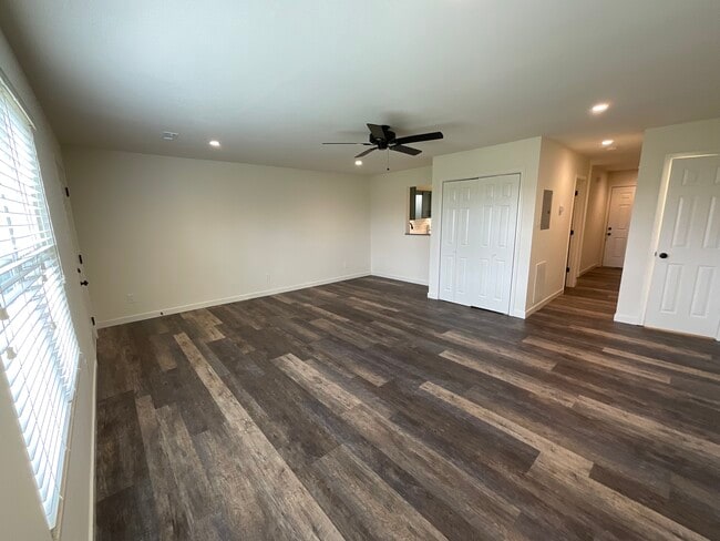 Foto del edificio - 2918 Montvale Rd