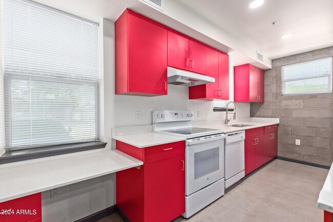 Building Photo - 129 S 11th Ave