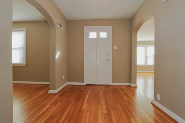 Building Photo - 24 Green Acres Rd