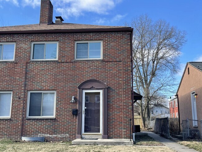 Foto del edificio - 1283 Linwood Ave