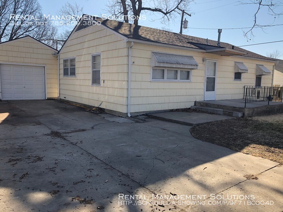 Primary Photo - 2906 SE Indiana- 3 BED/1.5 BATH