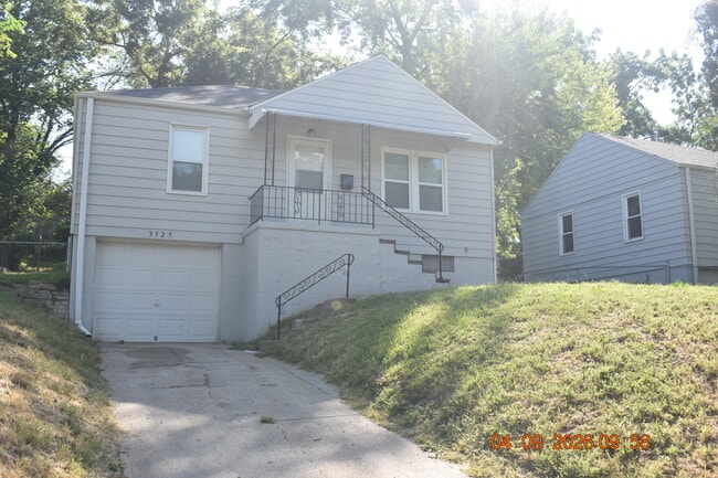 Building Photo - 3525 N 37th St