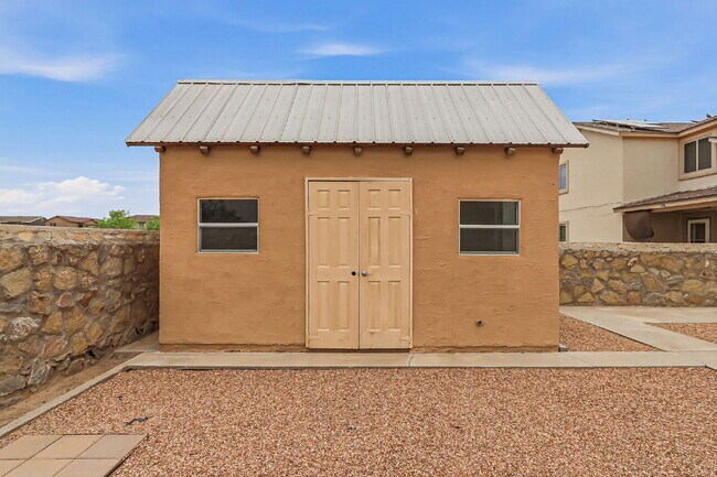 Foto del edificio - 2-story 3 bed 2.5 bath with loft home in Northeast El Paso