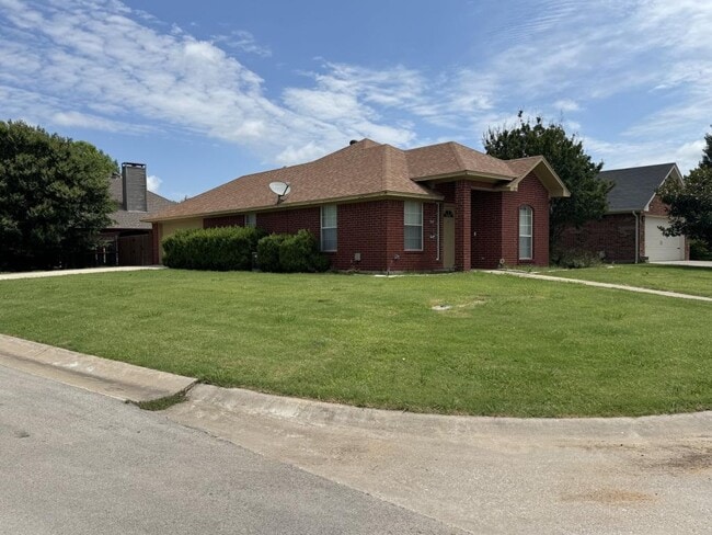 Building Photo - 2029 Laney Dr