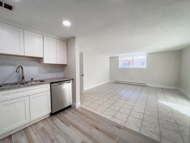 Building Photo - 592 American Legion Hwy