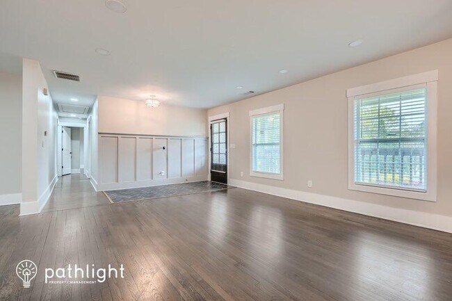 Foto del edificio - 5047 Cascade Rd