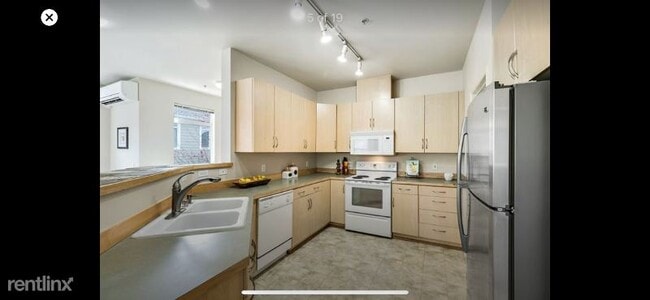 Building Photo - 2 br, 2 bath Condo - 594 241st Ln SE