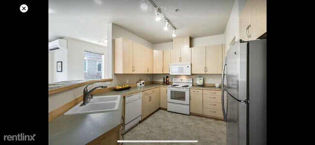 Foto del edificio - 2 br, 2 bath Condo - 594 241st Ln SE