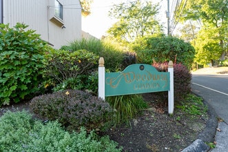 Building Photo - 19 Woodway Rd