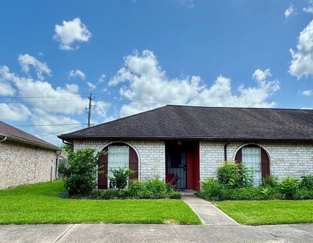 Primary Photo - 7449 Cook Rd
