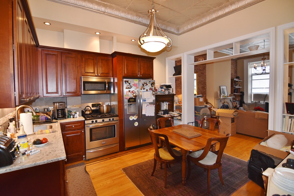 kitchen - 53 Woodhull St