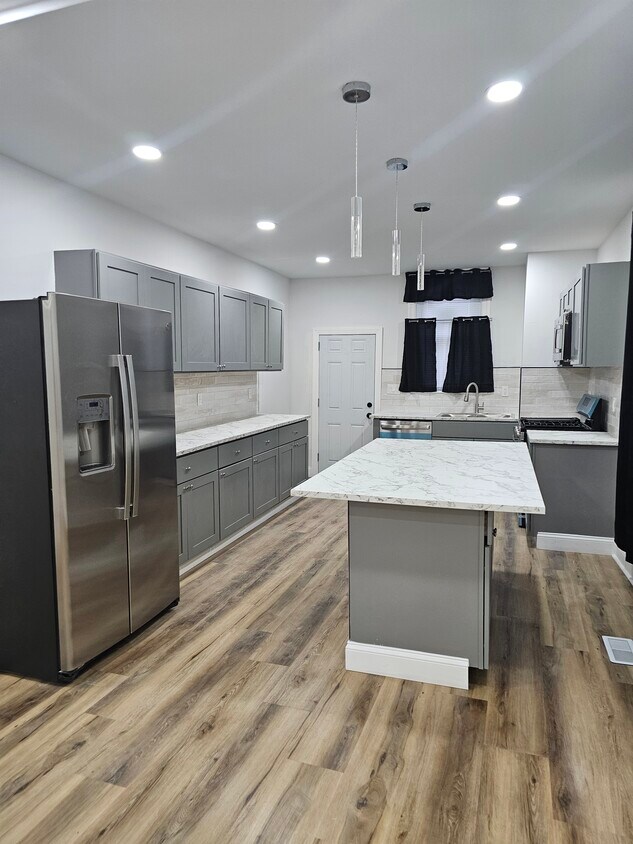 Foto del edificio - 3270 N Marston St