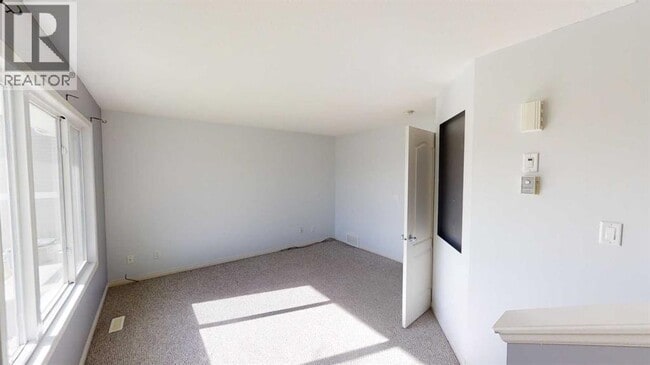 Photo du bâtiment - 9612-990A 90a St