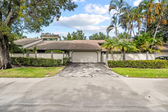 Foto del edificio - 13324 Bedford Mews Ct