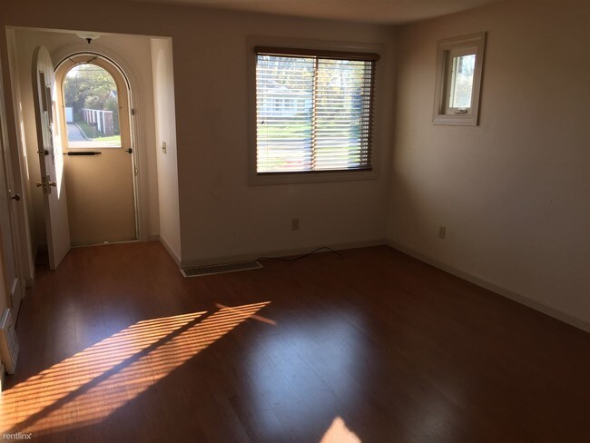 Building Photo - 13962 Ordner Dr