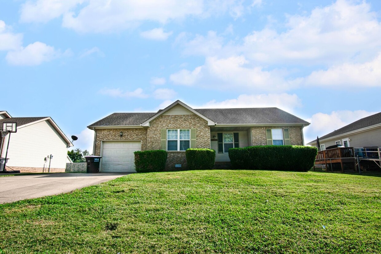 Primary Photo - Pet Friendly Three Bedroom!