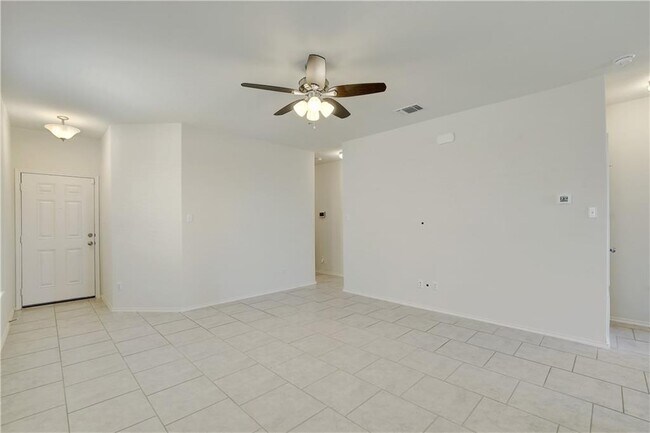 Foto del edificio - 176 Thornless Cir